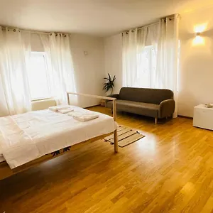 https://biolocalia-house-oltenia.bucharesthotelsnow.com